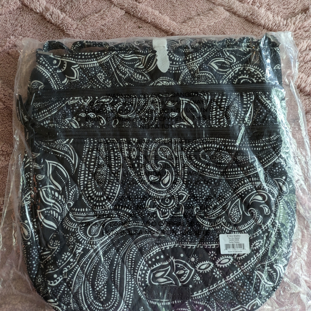 Vera Bradley Black and White Stellar Paisley Hipster Free Matching Eyeglass Case